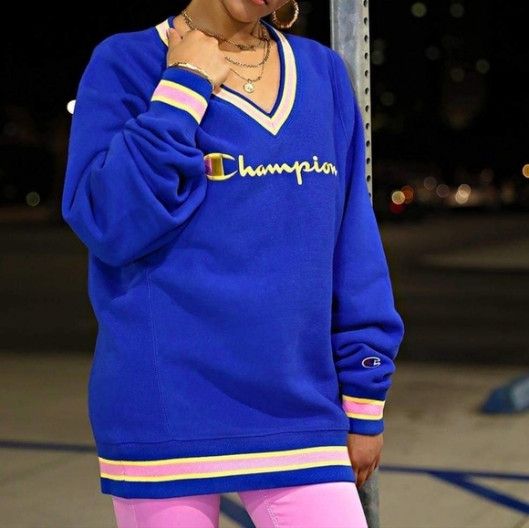 [Rare Find] CHAMPION X URBAN OUTFITTERS Exclusive V-Neck Sweatshirt Blue Size S - Picture 3 of 14